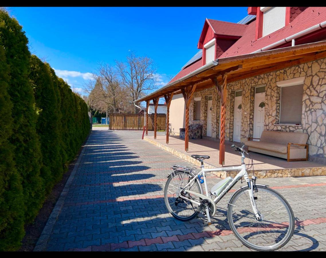 Relax Apartman Siofok-Sosto Exterior photo